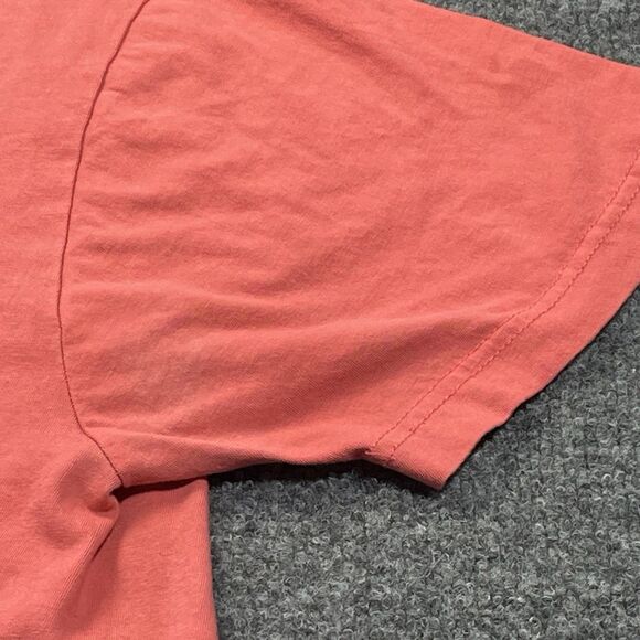 QUICKSILVER Shirt Mens Large Red Mountain & Wave Board Shorts Tee Crew Neck Lg - Picture 4 of 10